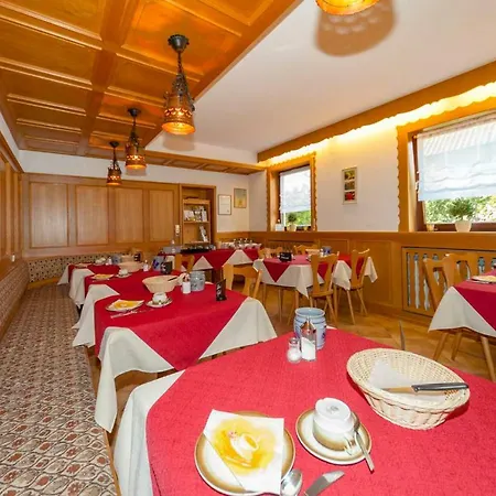 Konukevi Panoramablick 3*